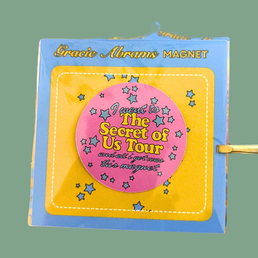 Magnet - Gracie Abrams "The Secret Of Us"